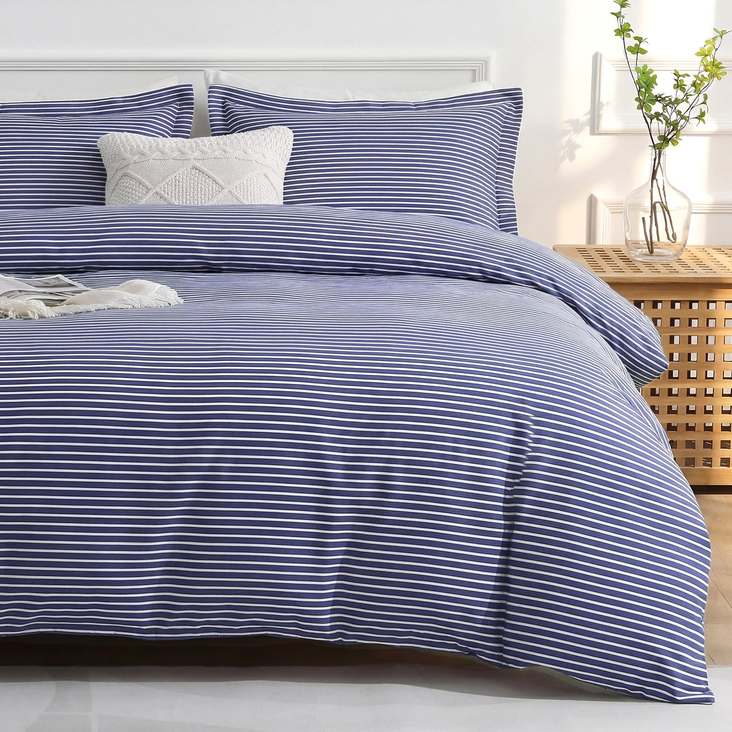 JOLLYVOGUE Queen Size Striped Duvet Cover Set, 3 Pieces Soft Microfiber Bedding with Zipper Closure & 8 Corner Ties