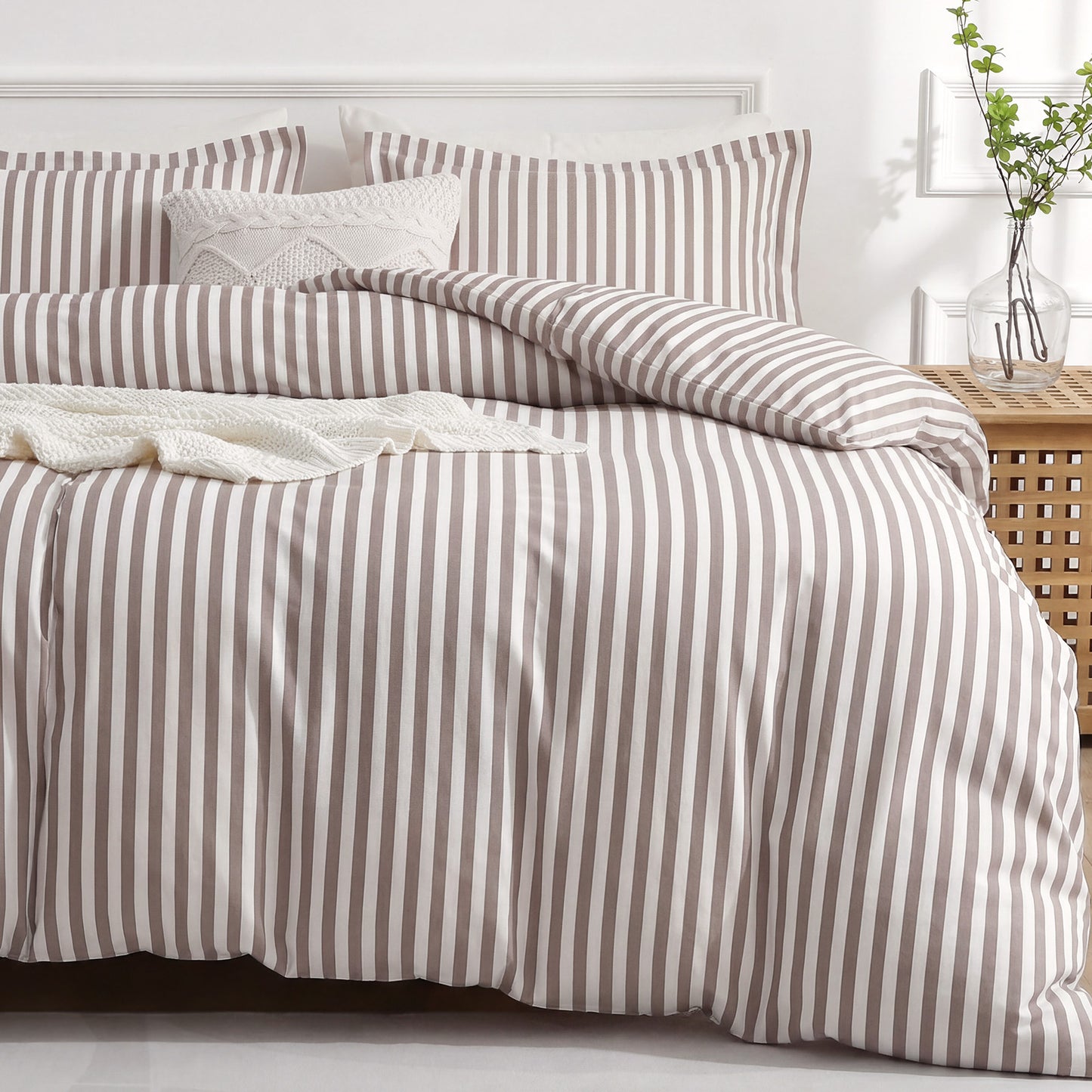 JOLLYVOGUE Queen Size Light Brown Vertical Striped Duvet Cover Set, 3 Pieces Soft Microfiber Bedding with Zipper Closure & 8 Corner Tie