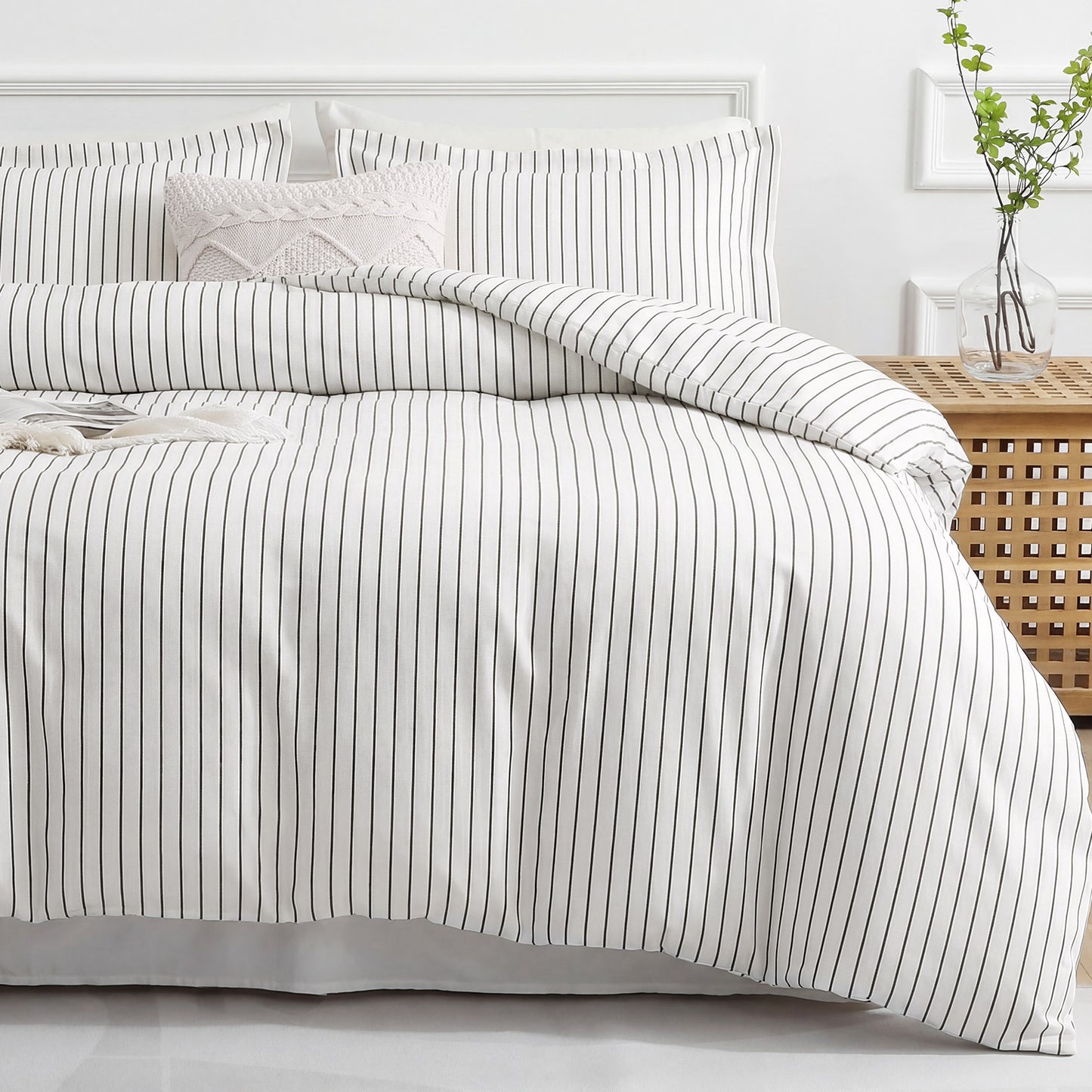 JOLLYVOGUE Queen Size Dark Gray Vertical Striped Duvet Cover Set, 3 Pieces Soft Microfiber Bedding with Zipper Closure & 8 Corner Tie