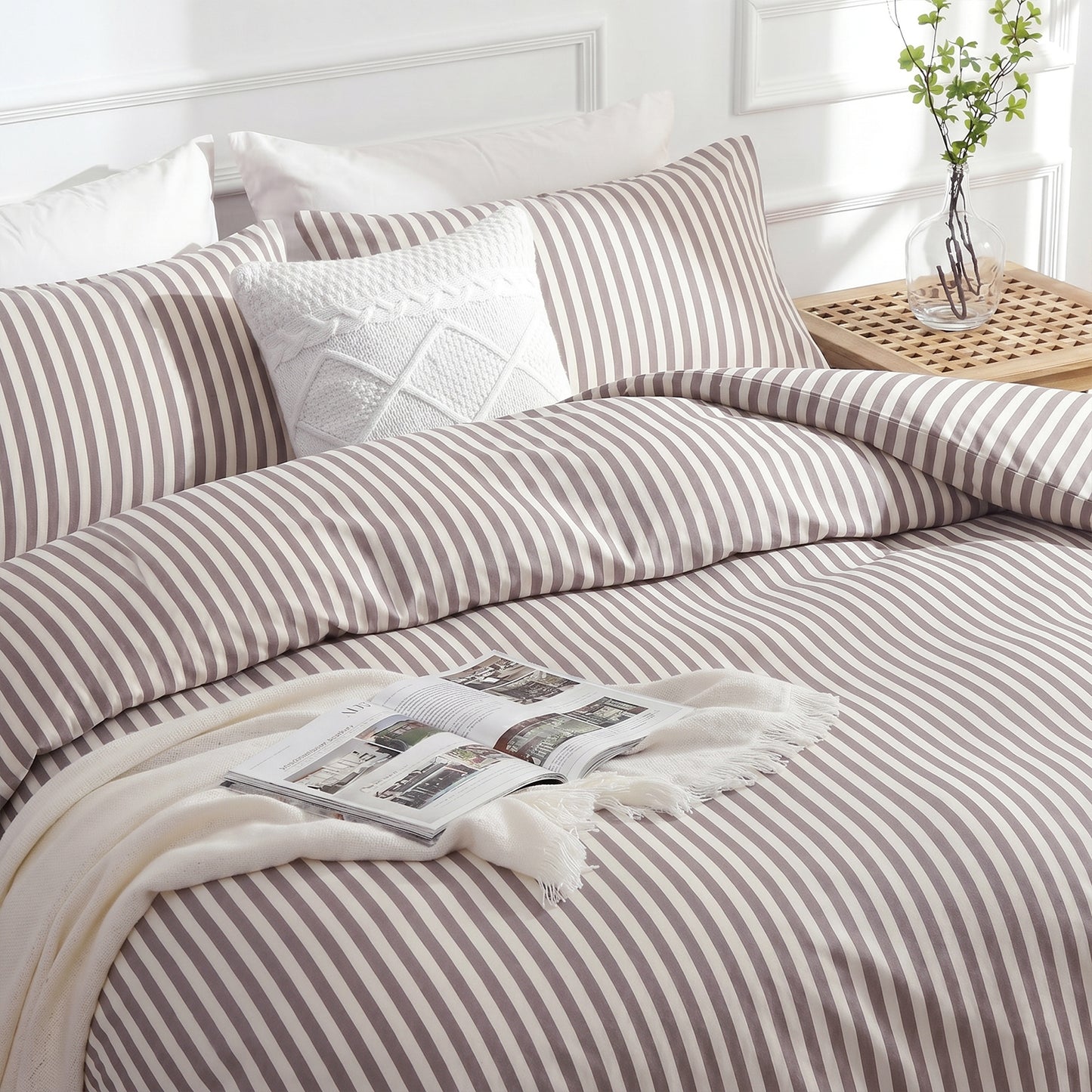 JOLLYVOGUE Queen Size Light Brown Vertical Striped Duvet Cover Set, 3 Pieces Soft Microfiber Bedding with Zipper Closure & 8 Corner Tie