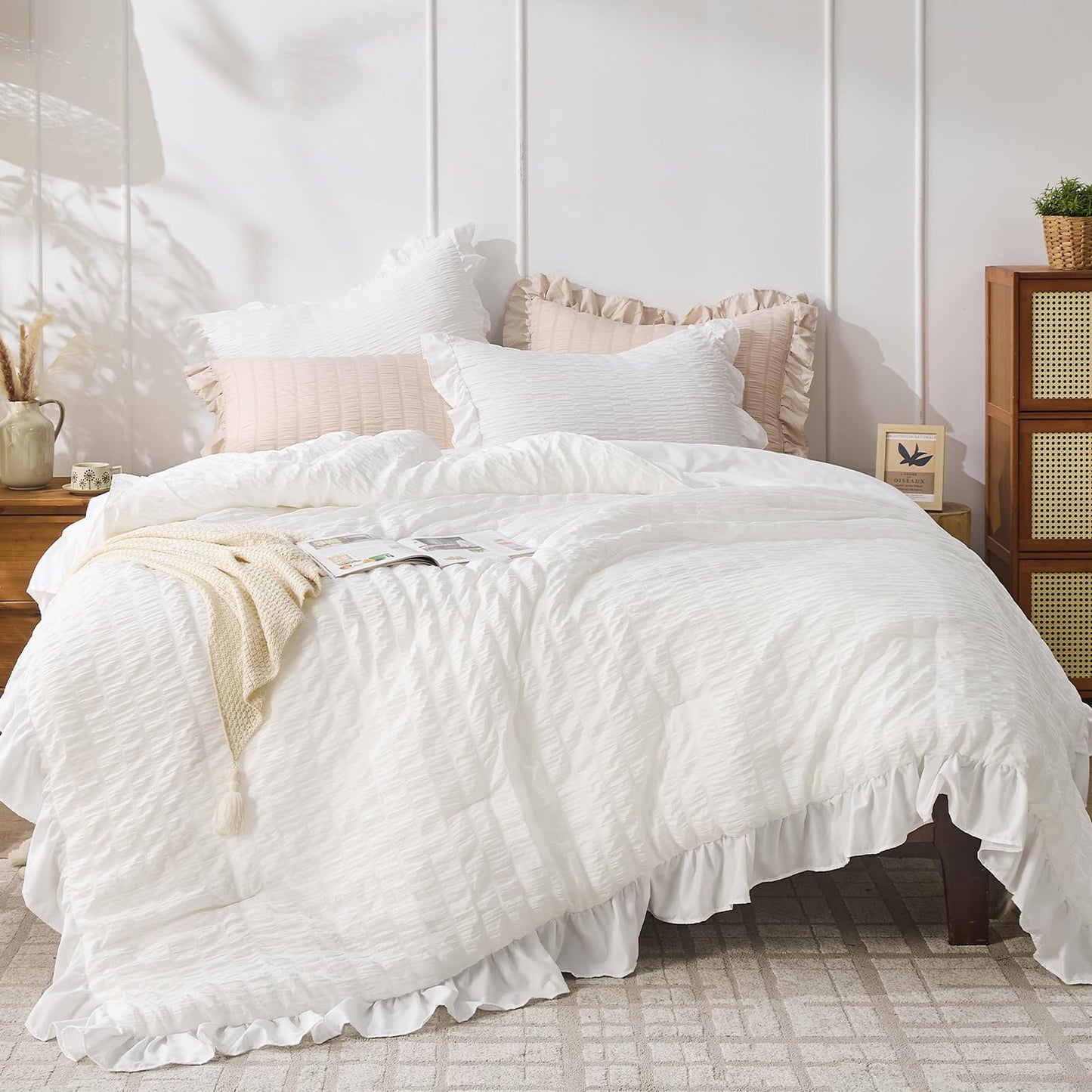 JOLLYVOGUE White Twin Size Comforter Set, 2 Pieces Seersucker Lightweight Fluffy Bedding Set, Twin Ruffle Comforter, All Season Soft Microfiber Shabby Chic Bed Set