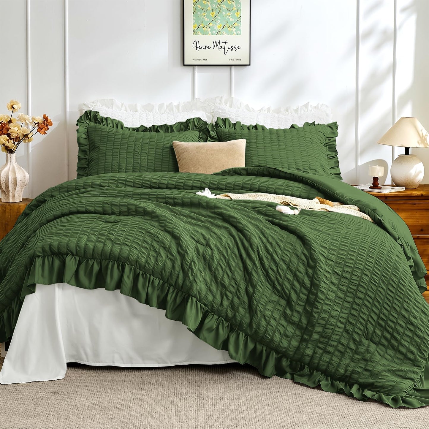JOLLYVOGUE White Twin Size Comforter Set, 2 Pieces Seersucker Lightweight Fluffy Bedding Set, Twin Ruffle Comforter, All Season Soft Microfiber Shabby Chic Bed Set