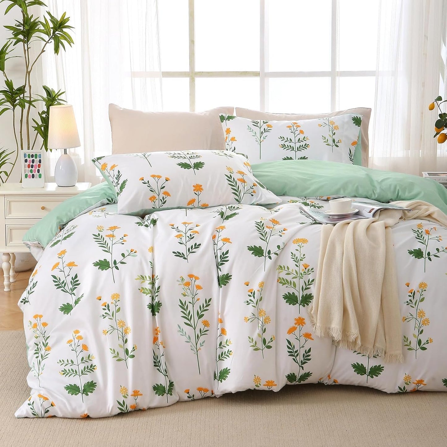 JOLLYVOGUE Duvet Cover Queen Size, Reversible Floral Beige Duvet Cover Set with Zipper Closure, 3 Pieces Botanical Patterns Soft Microfiber Bedding Set with 4 Ties (90x90, 2 Pillow Cases)