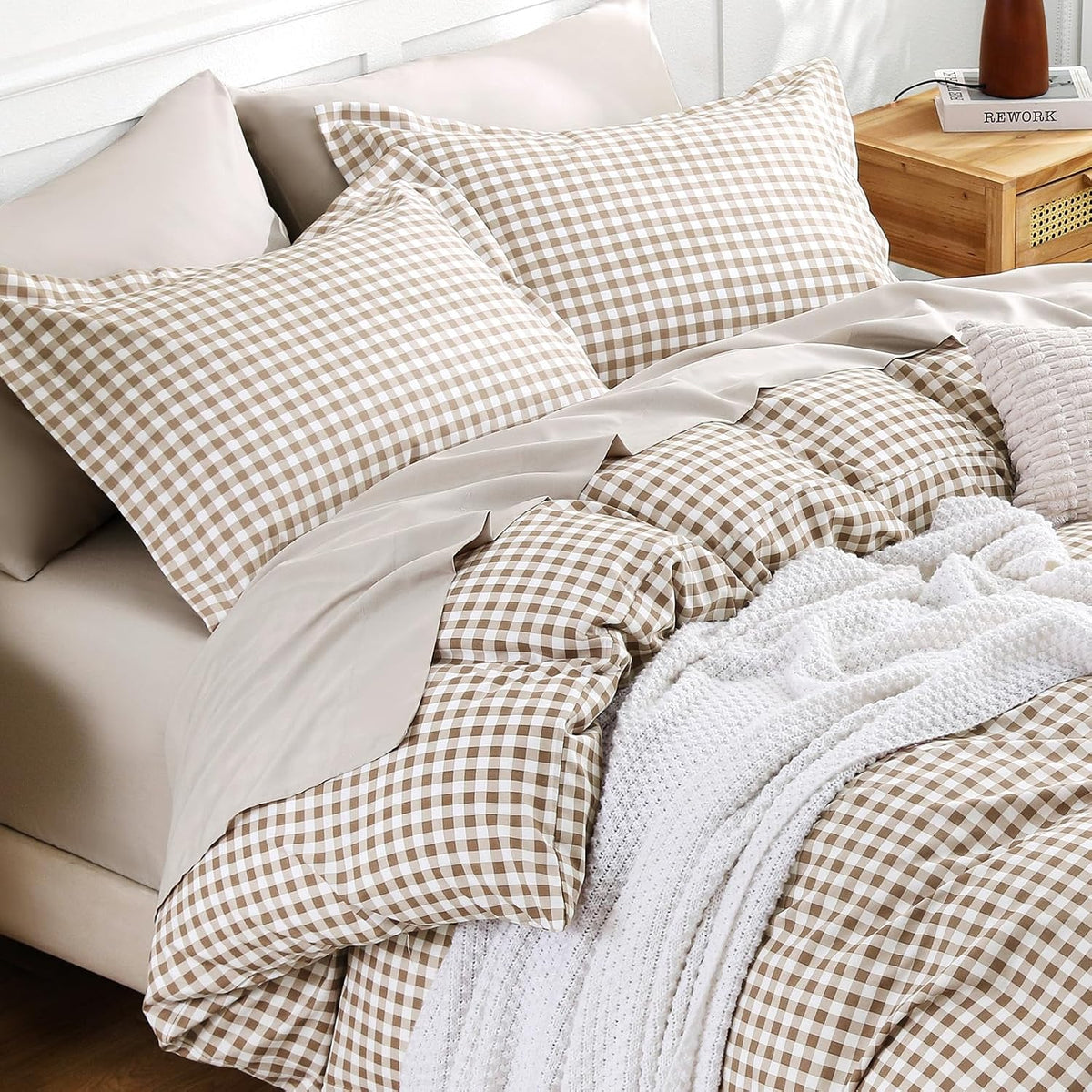JOLLYVOGUE Brown Queen Comforter Set, 7 Pieces Gingham Bed in a Bag