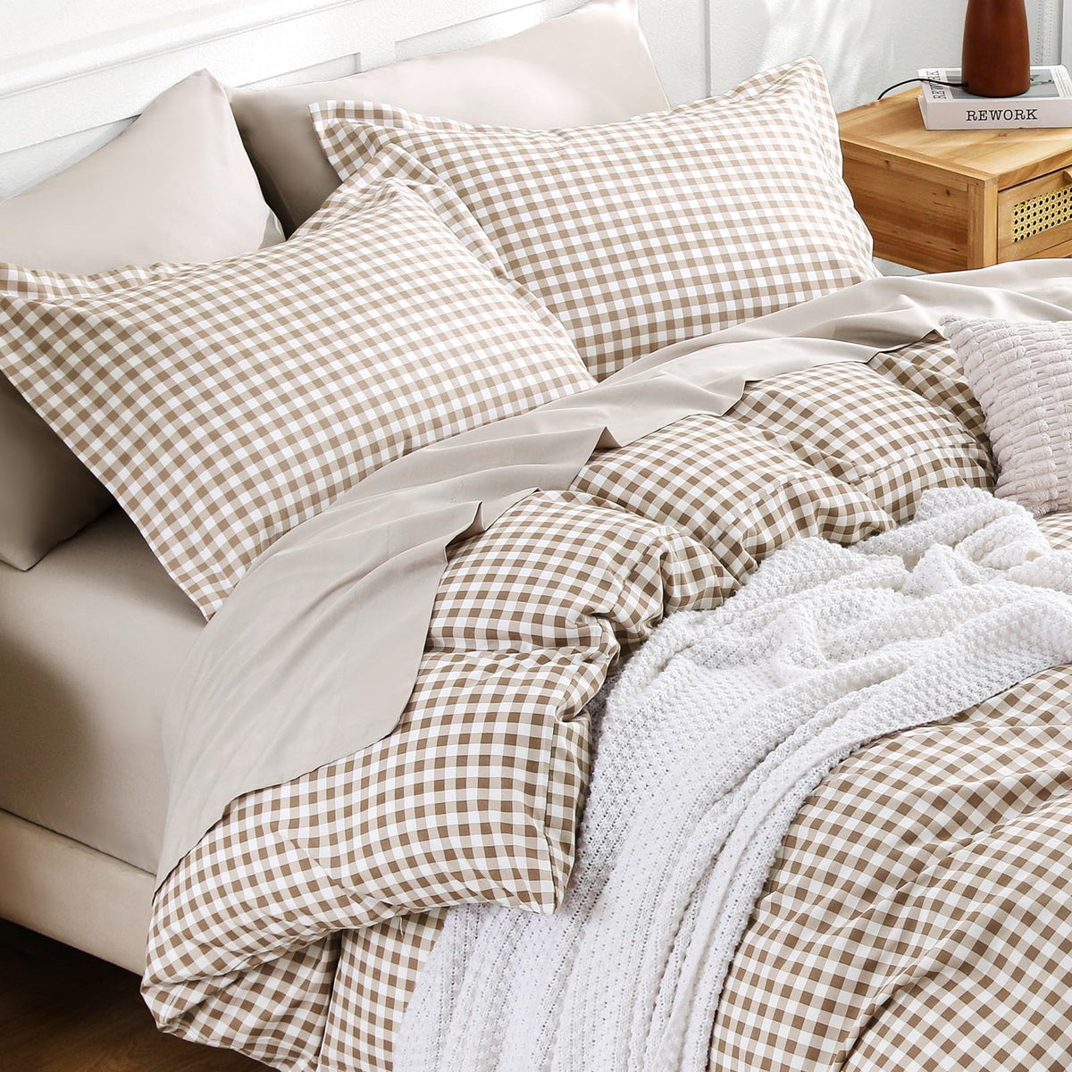 JOLLYVOGUE Brown Queen Comforter Set, 7 Pieces Gingham Bed in a Bag