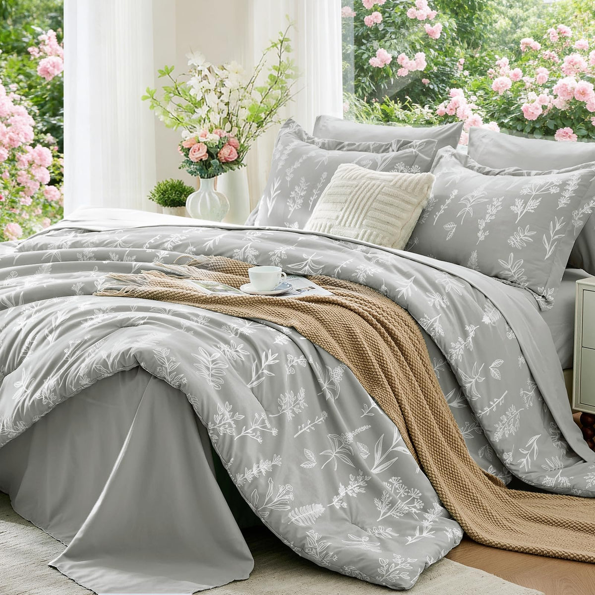 MUXHOMO Sage Green TwinXL Comforter Set, Elegant Floral Print Bed in a Bag 5 Pieces, Ultra Soft & Breathable Reversible Botanical Pattern Bedding Set with Comforter, Sheets, Pillowcase, and Sham