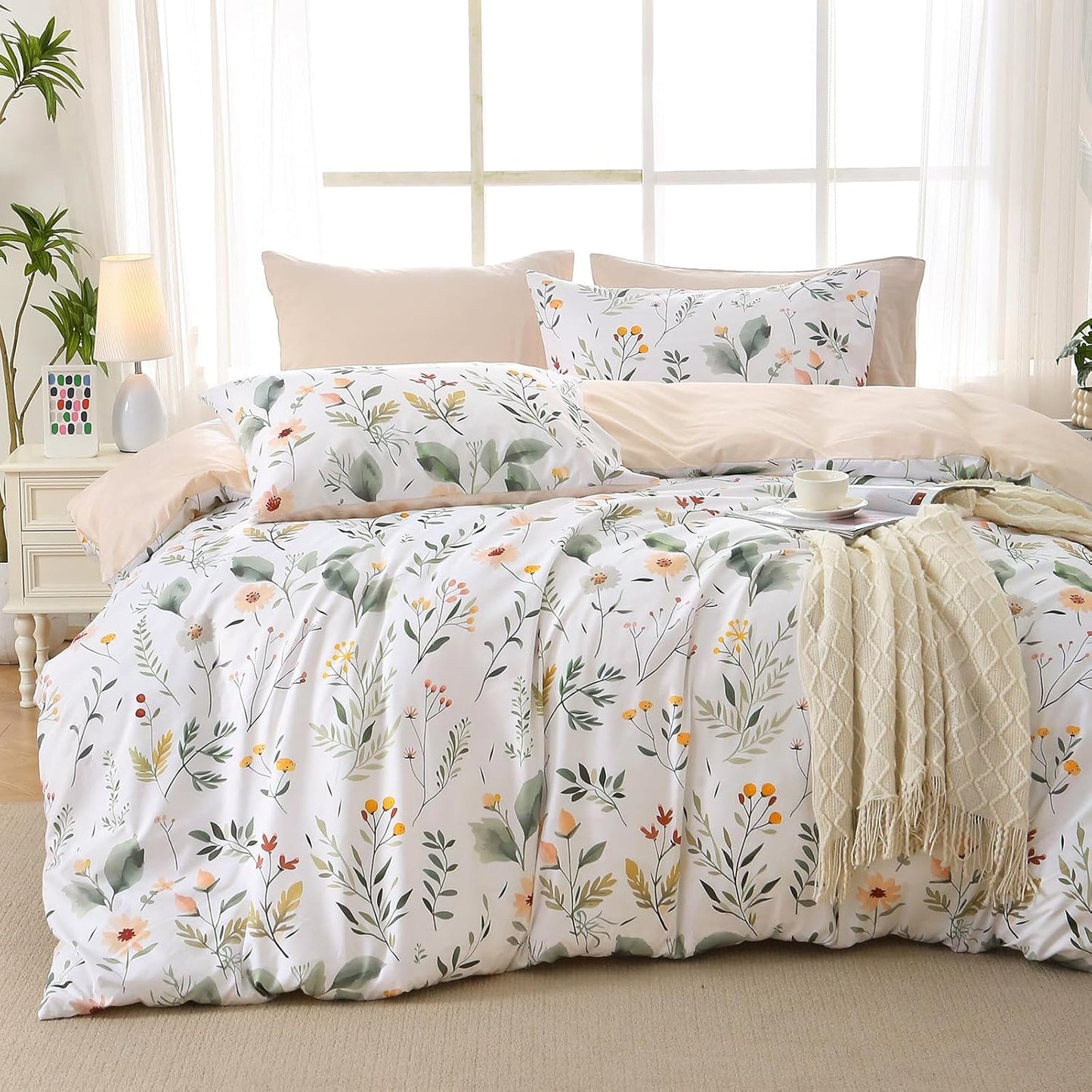 JOLLYVOGUE Duvet Cover Queen Size, Reversible Floral Beige Duvet Cover Set with Zipper Closure, 3 Pieces Botanical Patterns Soft Microfiber Bedding Set with 4 Ties (90x90, 2 Pillow Cases)