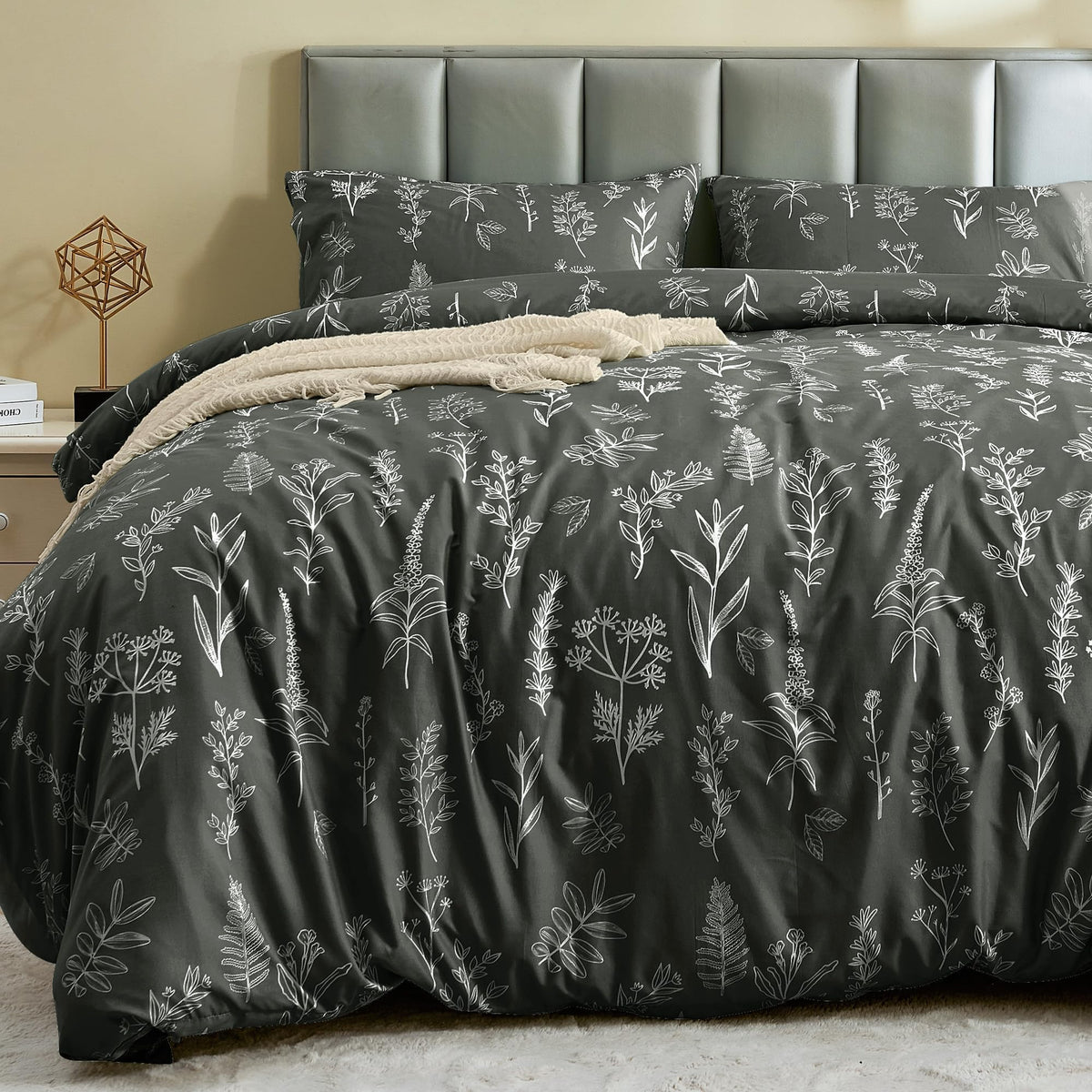 MUXHOMO Duvet Cover Twin/Twin XL Size, 2-Piece Beige Leaves Bedding Set