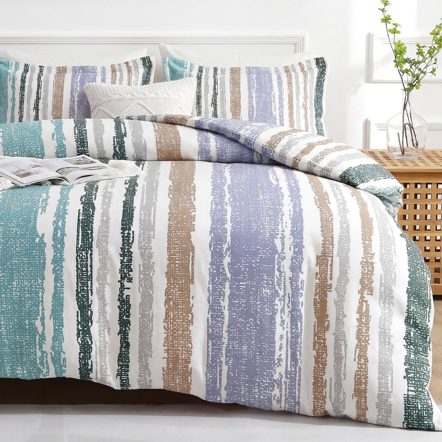 JOLLYVOGUE Queen Size Striped Duvet Cover Set, 3 Pieces Soft Microfiber Bedding with Zipper Closure & 8 Corner Ties